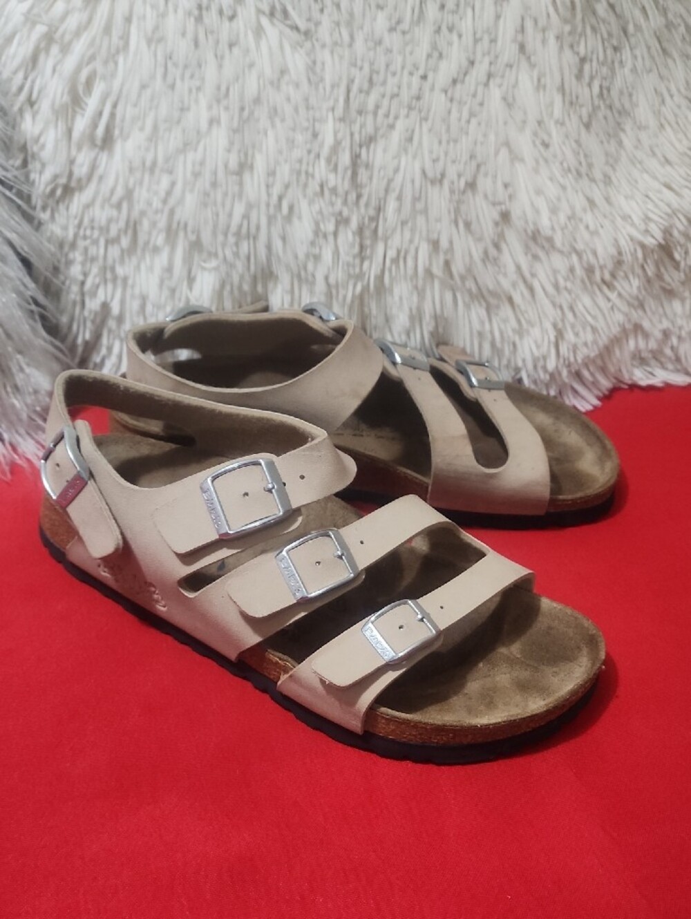 BIRKI'S Women's Beige Triple-Buckle Sandals